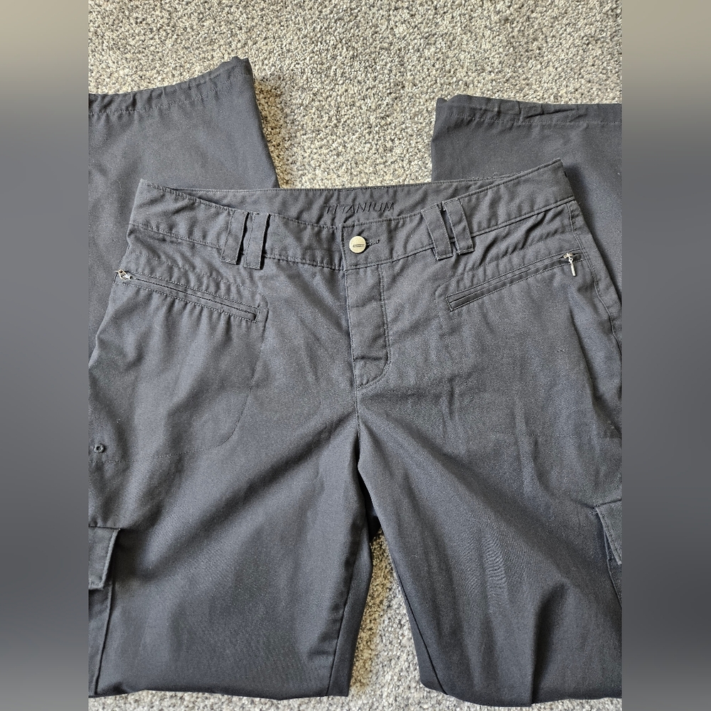 Columbia Women's's Titanium Cargo Pants - Picture 3 of 5